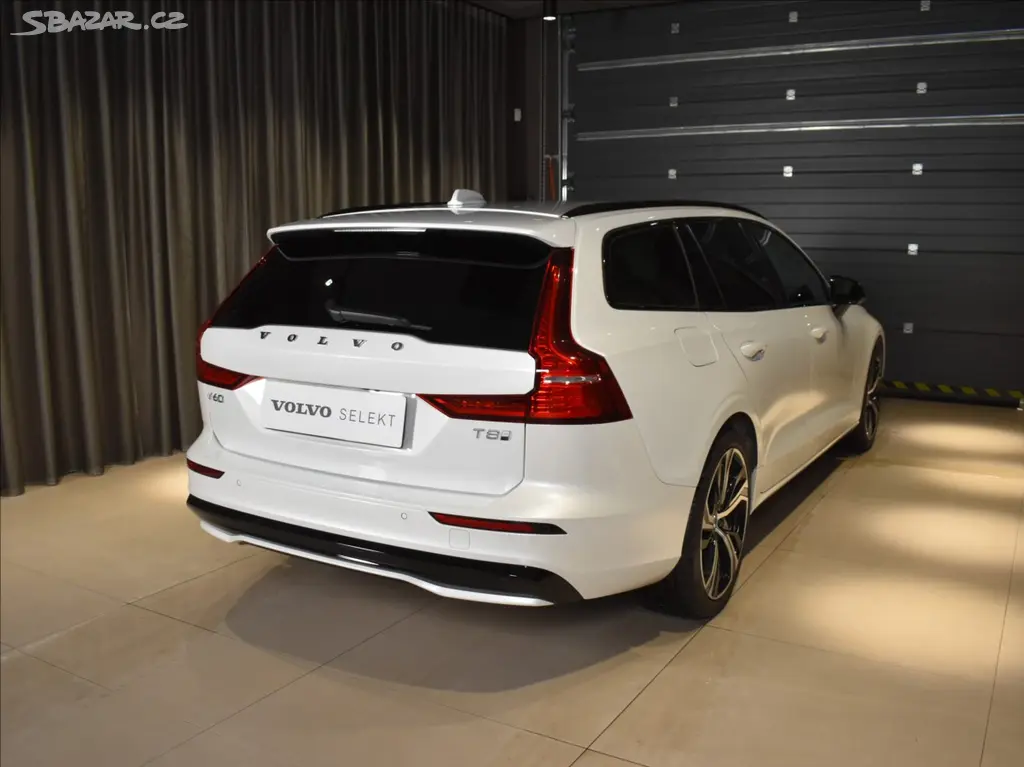 Volvo V60, T8 AWD PLUS BLIS,Bezklíč - fotka 5