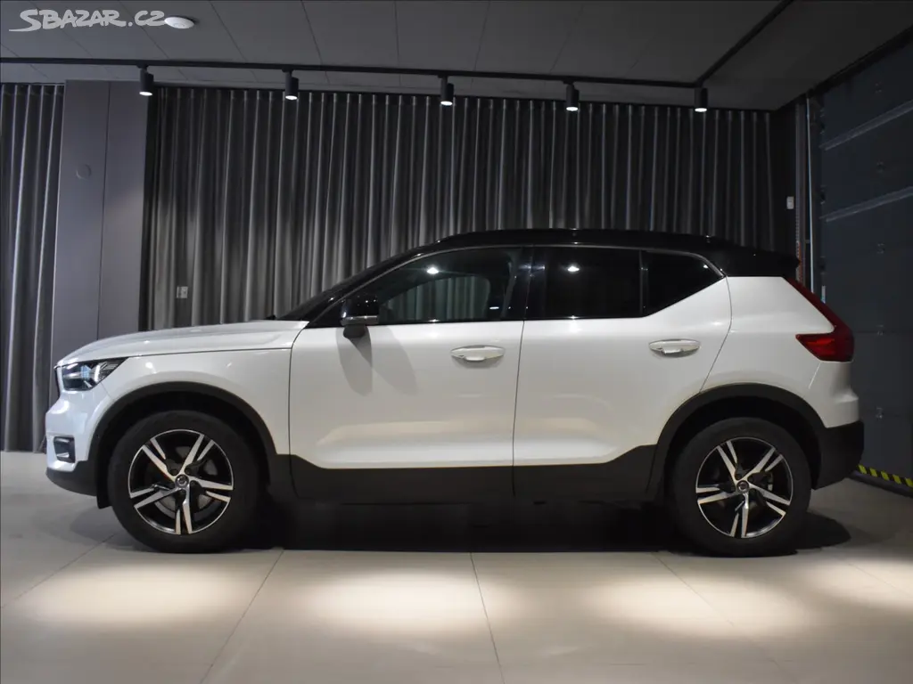 Volvo XC40, 2,0 B4 AWD R-design BLIS - fotka 2