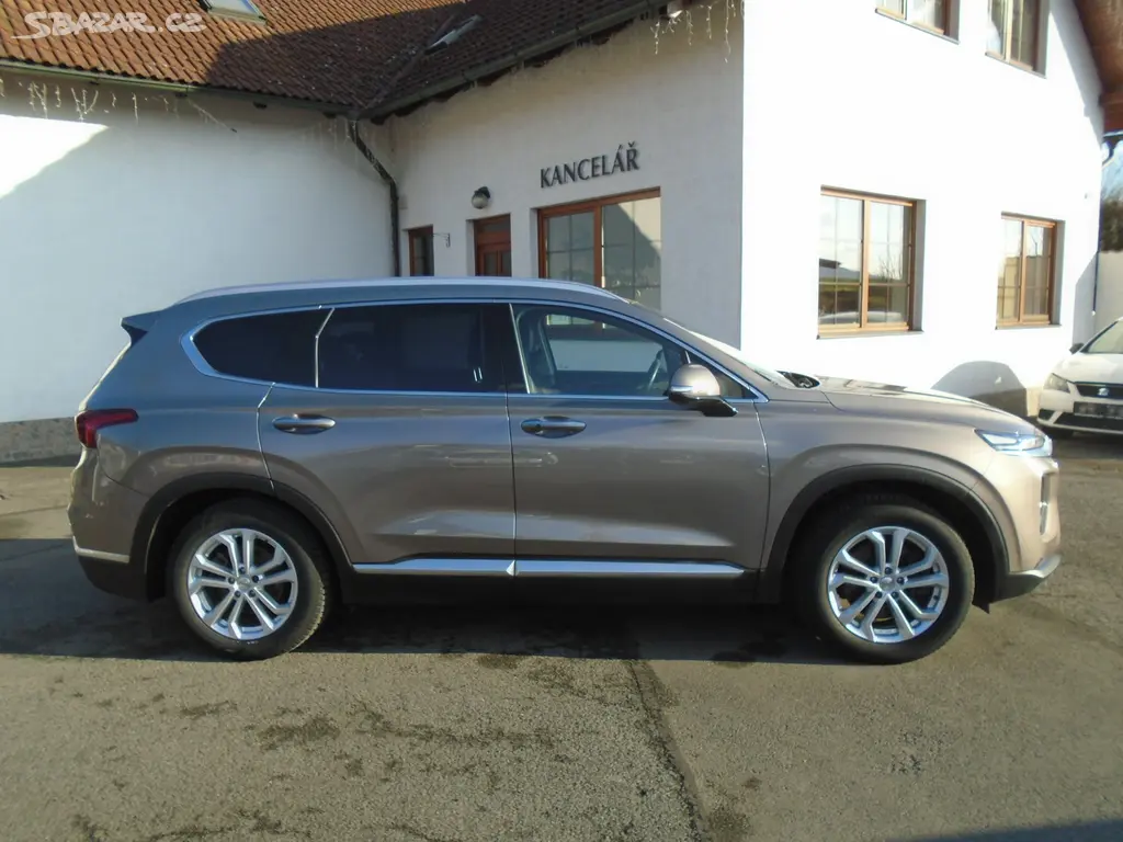Hyundai Santa Fe 2.2 CRDi 4x4 ČR 1.majitel - fotka 5
