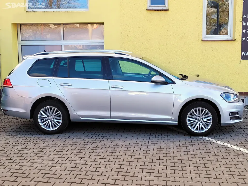 Volkswagen Golf, 1,4 CUP, 1.maj, SERV.KNÍŽKA - fotka 4