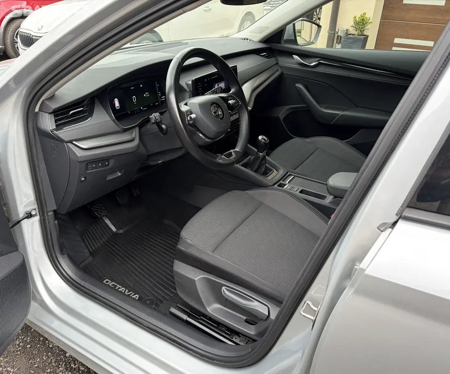 Škoda Octavia, kombi 2.0TDI. Rv22. 117 tiskm - fotka 5