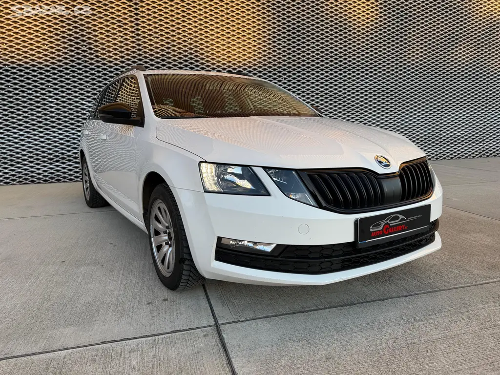 Škoda Octavia, 1.6 TDi Ambition 85 kW - fotka 4