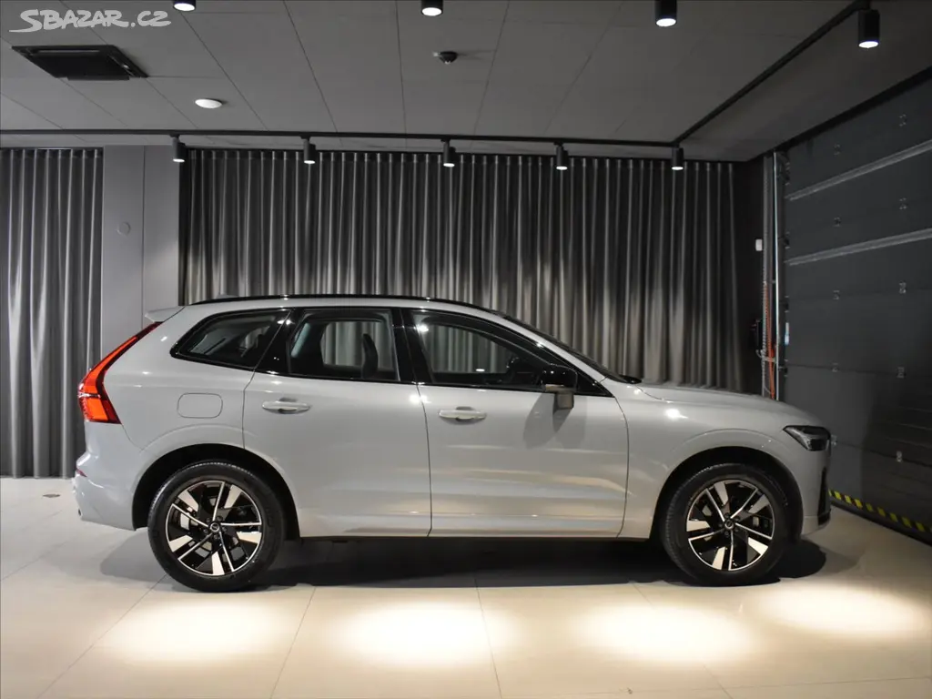 Volvo XC60, 2,0 B5 AWD PLUS - fotka 3