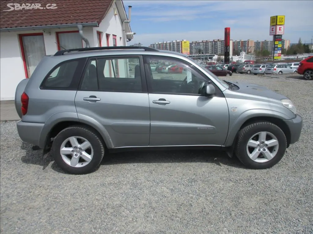 Toyota Rav4, 2,0 D4D, 4x4,digiklima,tažné, - fotka 4