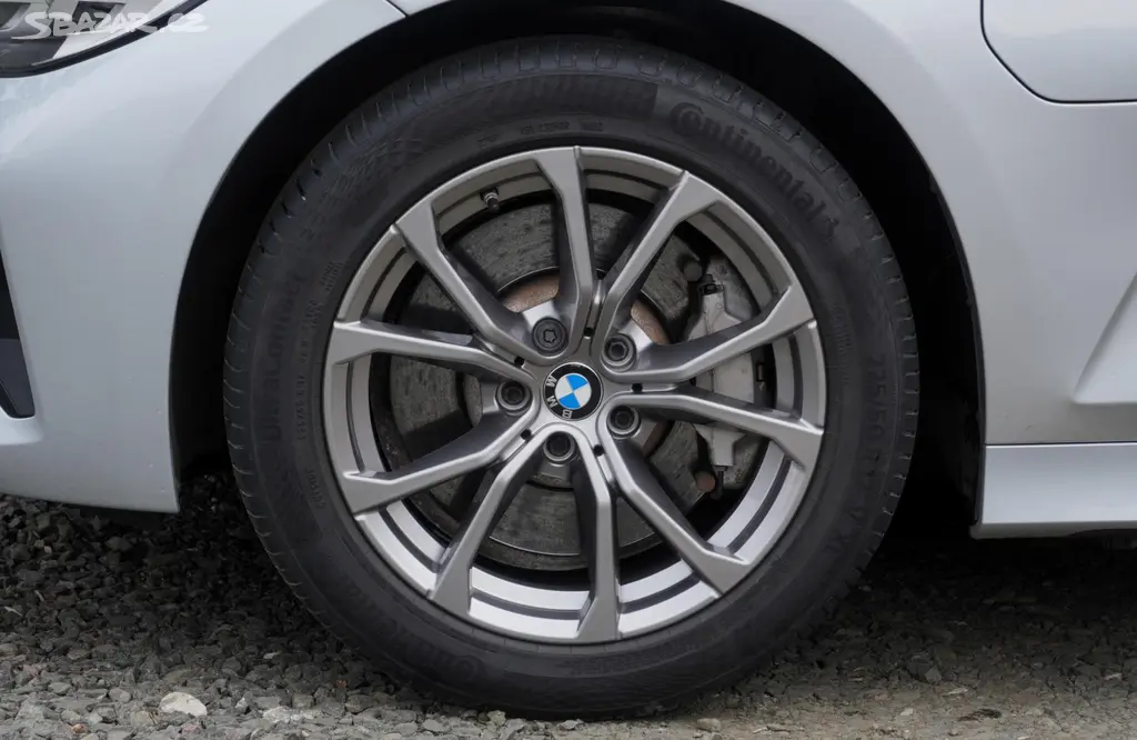 BMW Řada 3, 330e xDrive, ACC, Tažné - fotka 4