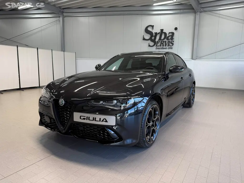 Alfa Romeo Giulia, 2.0 Turbo 280k AT8 AWD INTENSA
