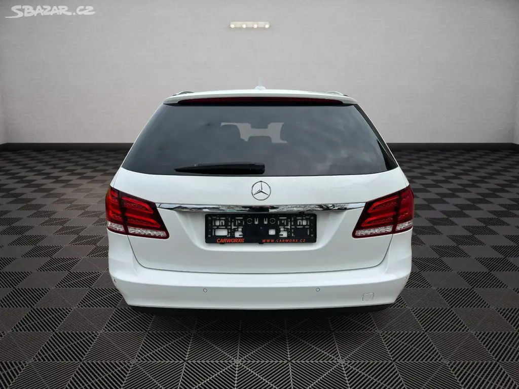 Mercedes-Benz Třídy E, 350CDI 4Matic Elegance - fotka 6