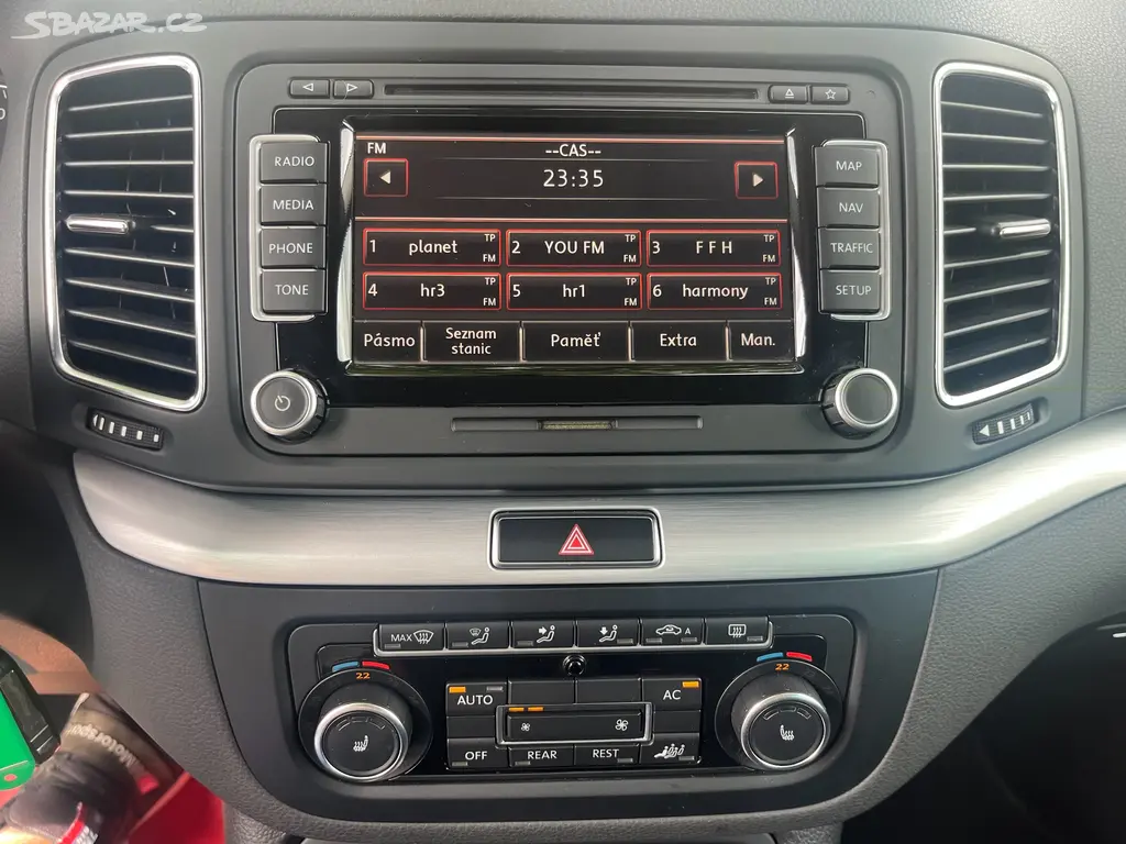 Volkswagen Sharan 2.0 TDi DSG 125kW Xenon, Navi - fotka 6