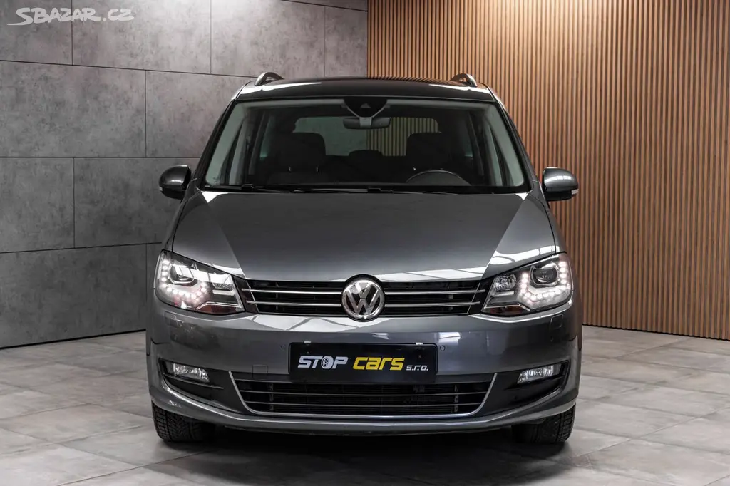 Volkswagen Sharan, 1.4 TSI DSG*7.MÍST*TAŽNÉ*ČR 1M - fotka 2