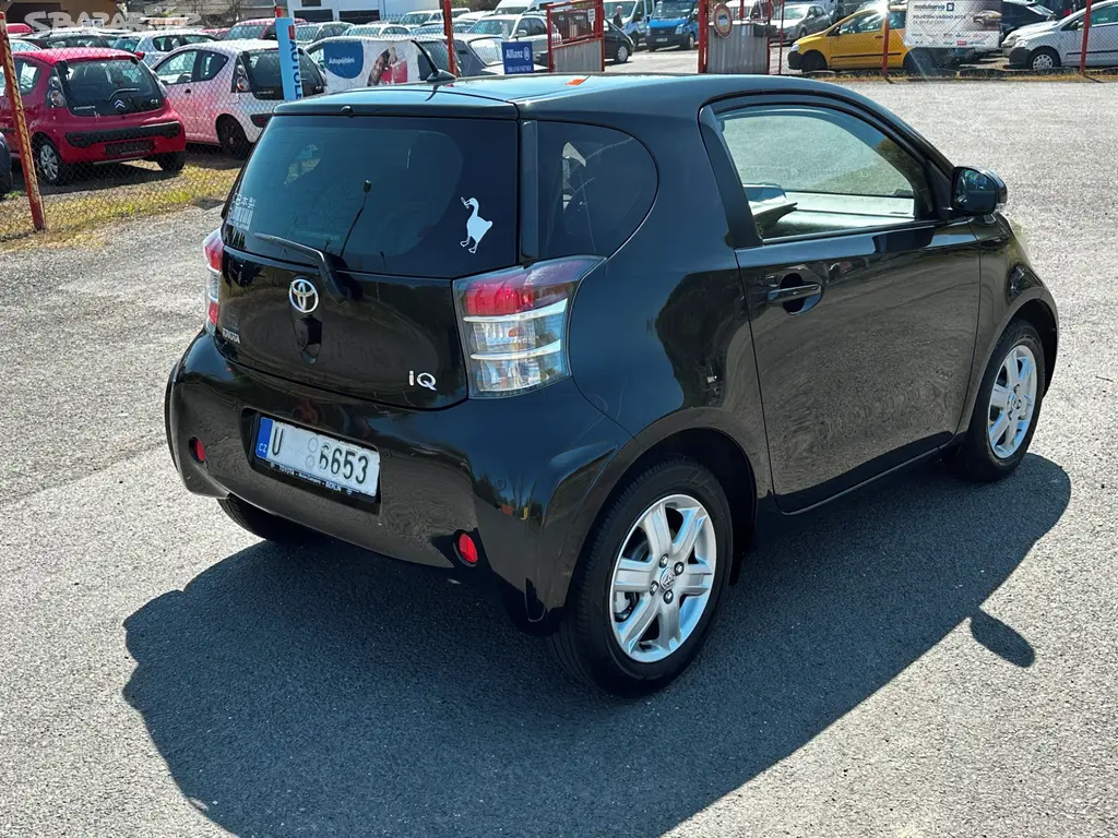 Toyota IQ 1.0i, r.2009, 2.majitel, klima, Stk - fotka 4