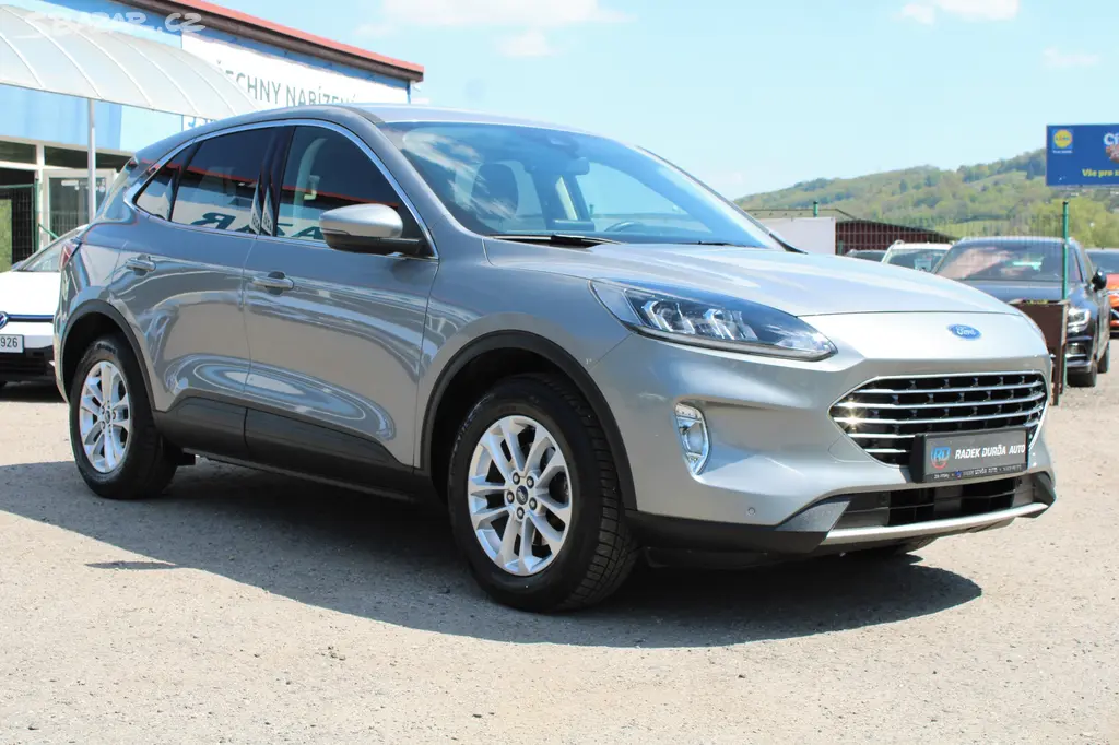 Ford Kuga 1,5 EB ČR,1.MAJ,TITANIUM,DPH,2021 - fotka 3
