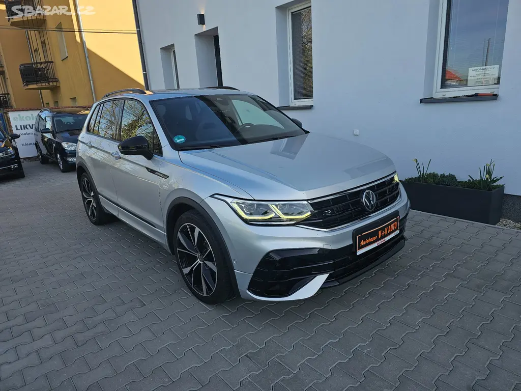 Tiguan 2,0 TSi 235KW DSG R 2024 VÝFUK AKRAPOVIČ