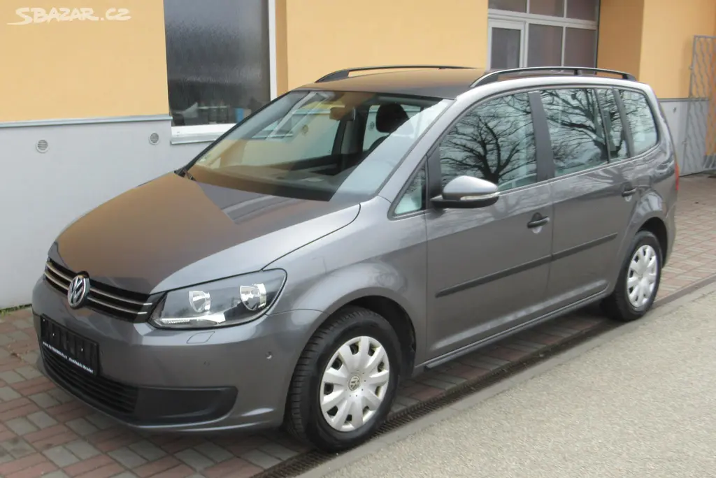 Volkswagen Touran, 1.6 TDI AUT. KLIMA TAŽNÉ - fotka 4