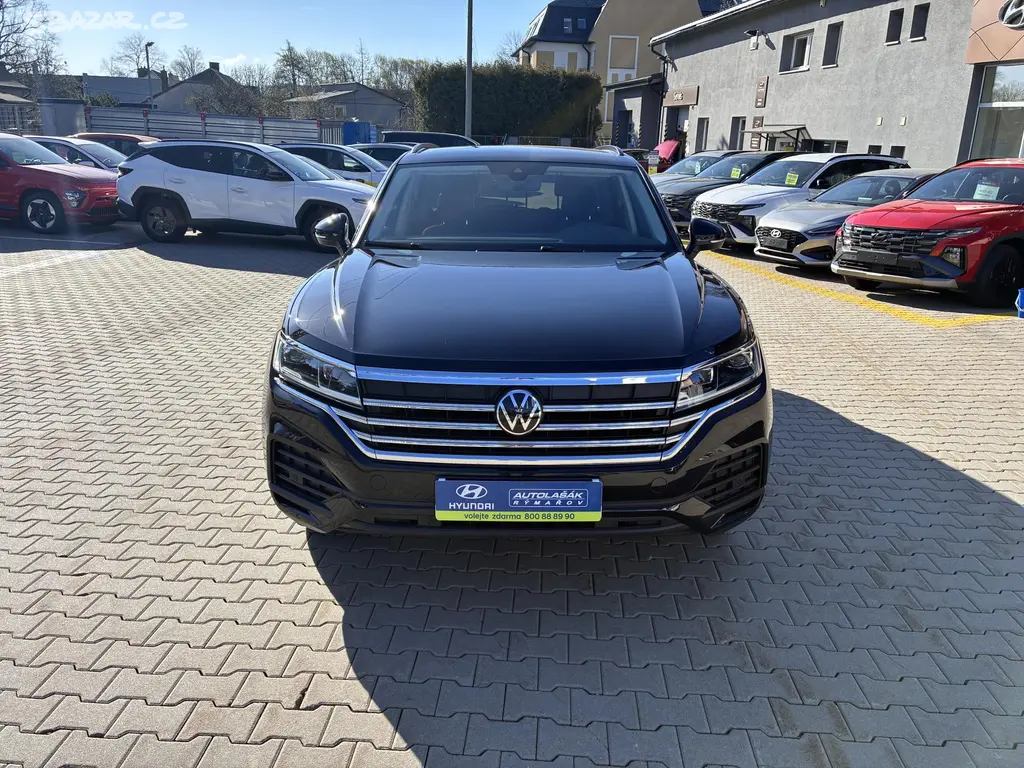 Volkswagen Touareg, 170KW,4X4,8°AT,ČERNÁDEEP,TAŽNÉ - fotka 2