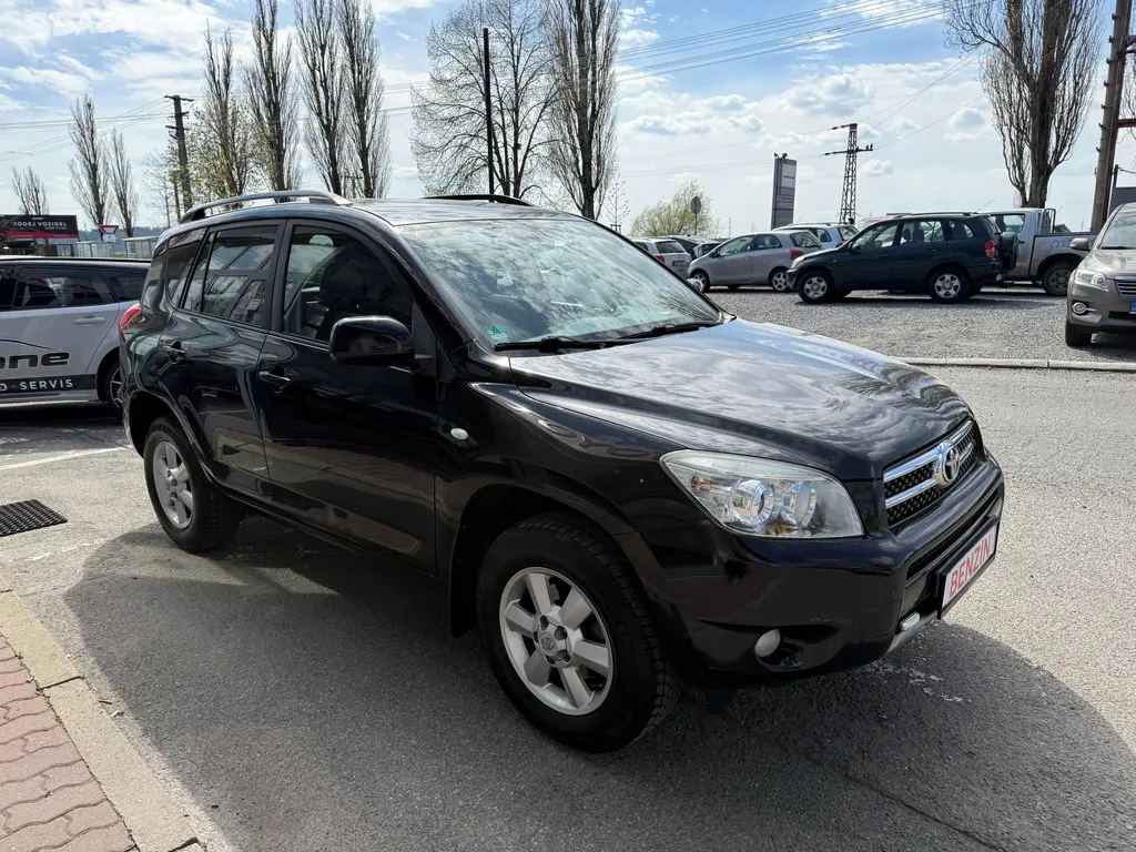 Toyota Rav4, 2,0 VVTi 4X4 AUTOMAT TAŽNÉ ZAŘ - fotka 6