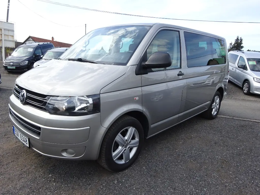 VW MULTIVAN 2,0 TDI 103kW + DSG - 2.Maj. +Serviska - fotka 2
