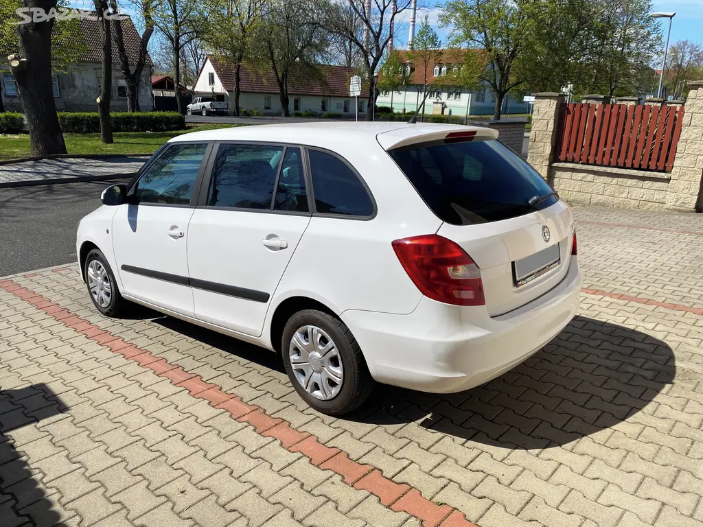 ŠKODA FABIA COMBI 2012 - fotka 3