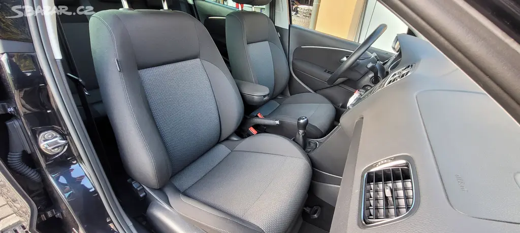 VW Polo 1,2TSi 81kW benzín R-Line Highline FuLLeD - fotka 6