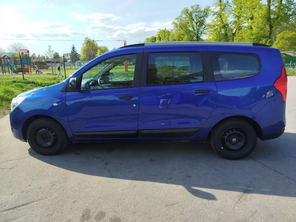 Dacia Lodgy MPV r.2022 1,3benz 96kw - fotka 4