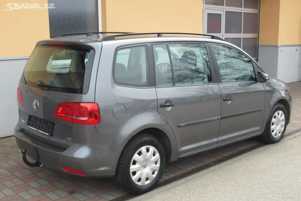 Volkswagen Touran, 1.6 TDI AUT. KLIMA TAŽNÉ - fotka 5