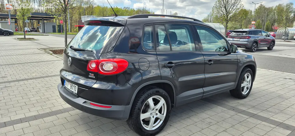 Volkswagen Tiguan 1.4 TSi 110 kW, ALU kola, klima - fotka 4