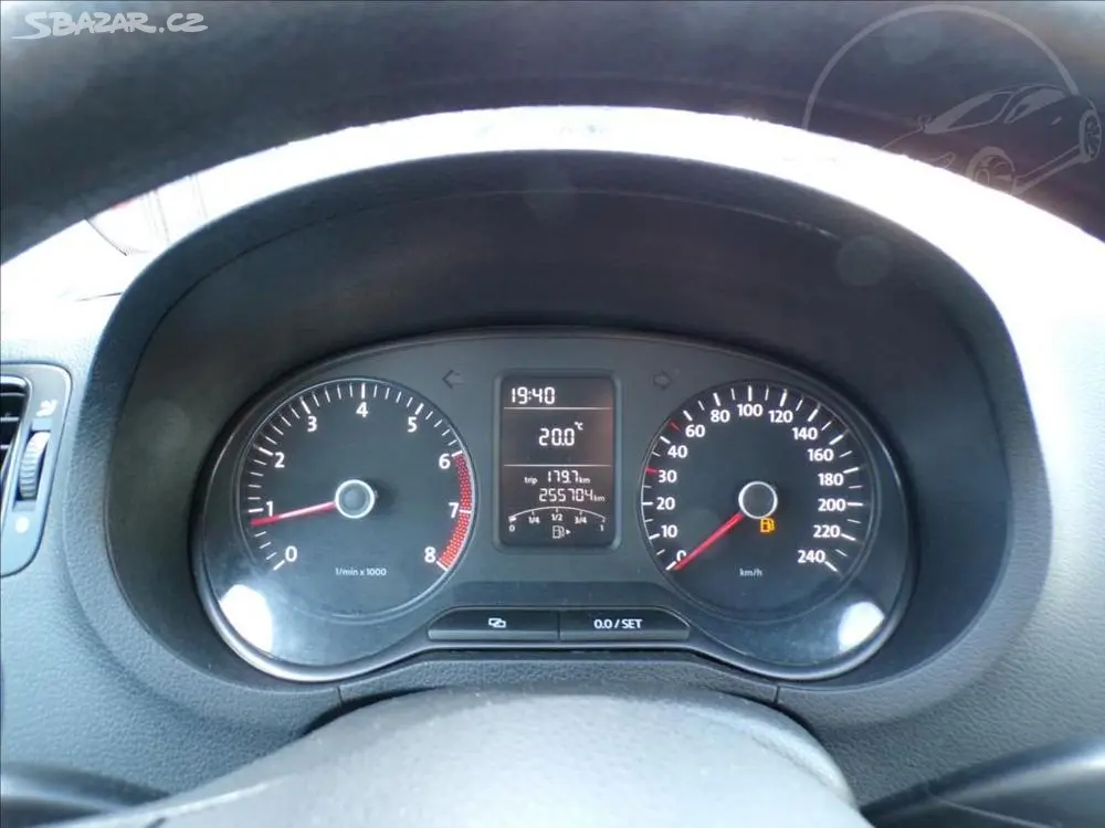 Volkswagen Polo 1,2 12V KLIMATIZACE - fotka 5