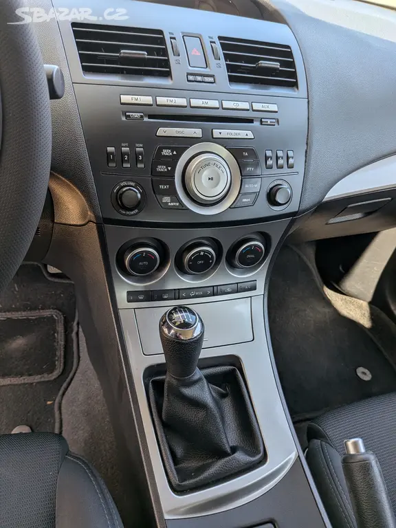 Mazda 3 - fotka 6