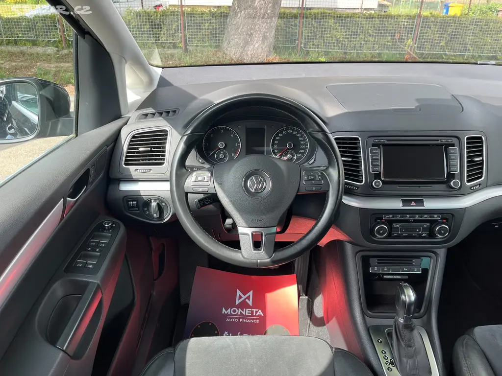 Volkswagen Sharan 2.0 TDi DSG 125kW Xenon, Navi - fotka 5
