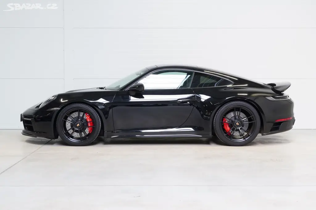 Porsche 911, Carrera 4 GTS - fotka 5