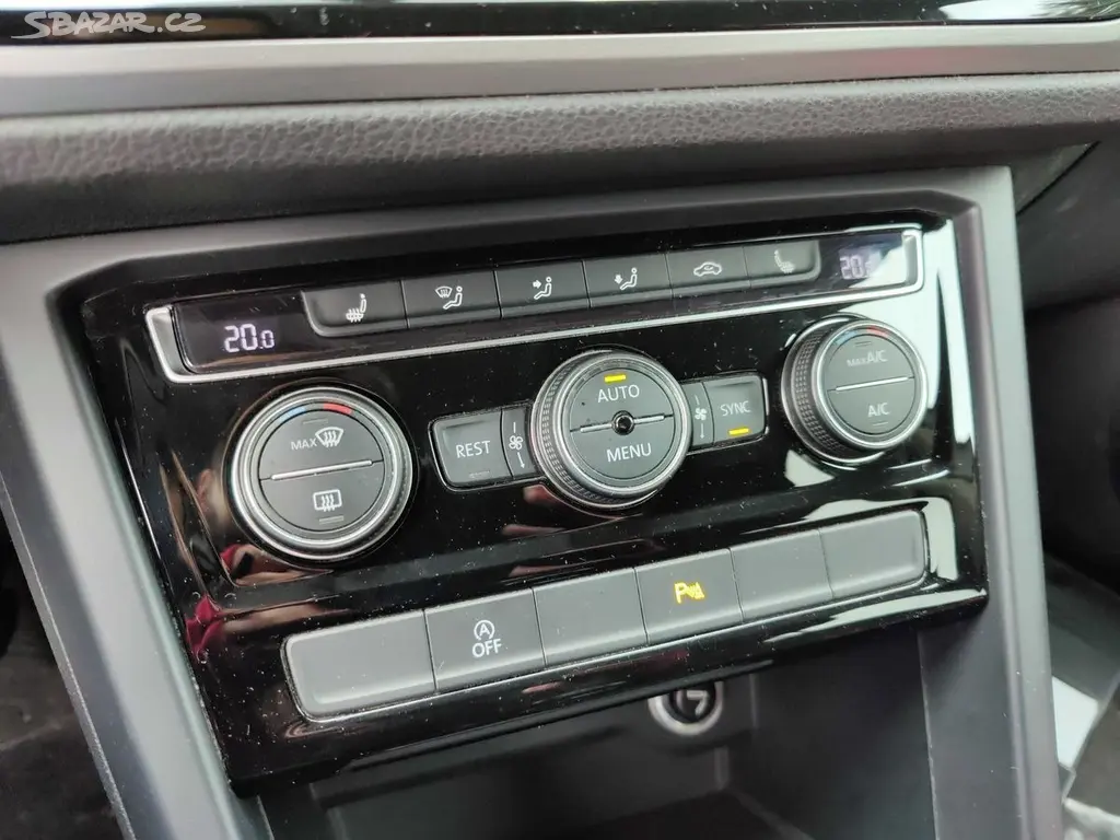 Volkswagen Touran, 1.4Tsi 110KW 7-MÍST VYHŘ. SEDA - fotka 3