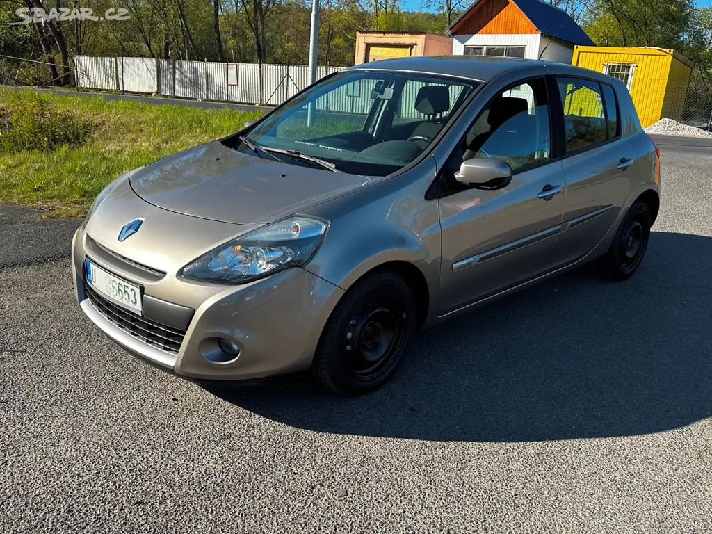 Renault Clio 1.2i, r.2009, automat, klima, stk