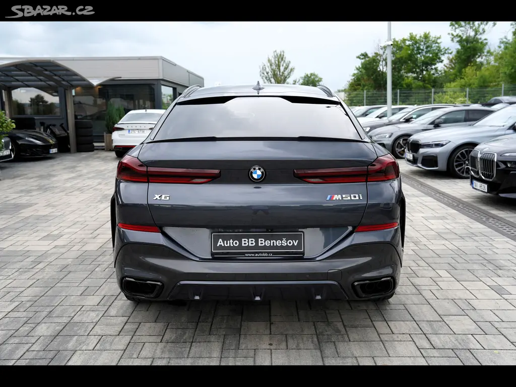 BMW X6, M50i xDrive Lasery, ČR, 530PS - fotka 5