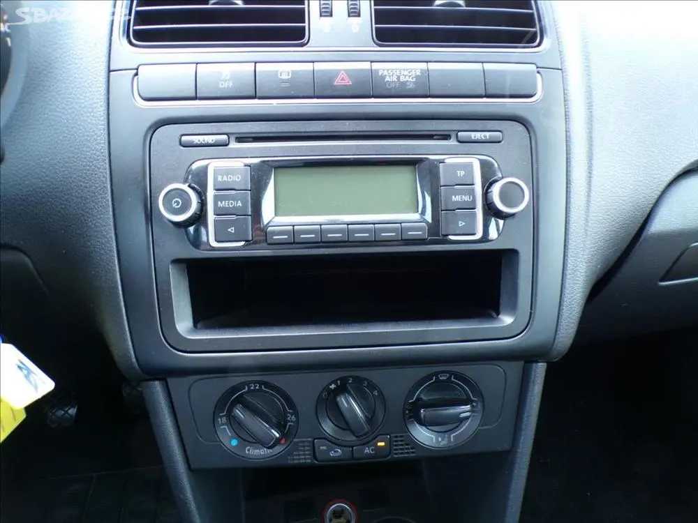 Volkswagen Polo 1,2 12V KLIMATIZACE - fotka 6