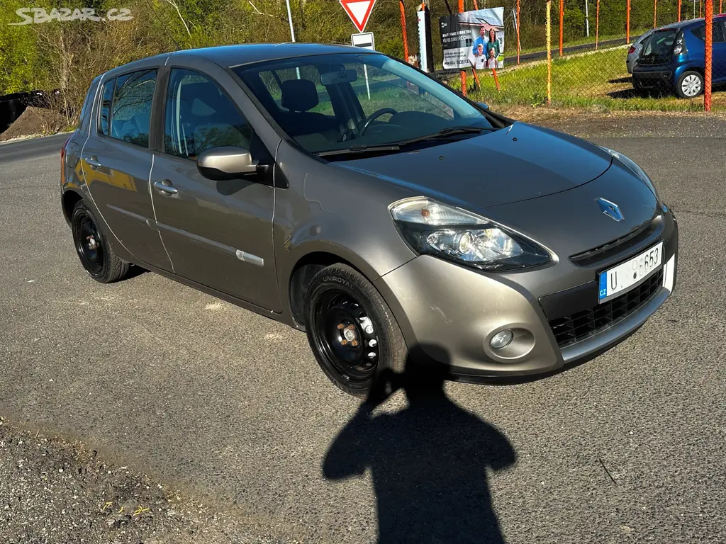 Renault Clio 1.2i, r.2009, automat, klima, stk - fotka 2