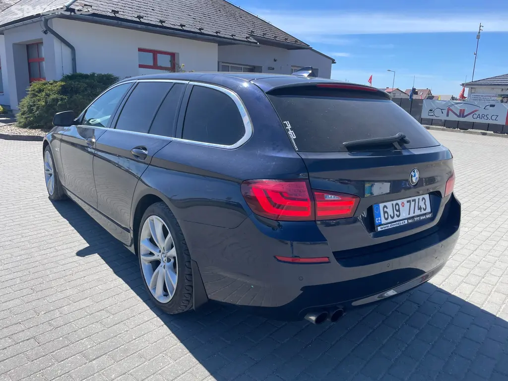 BMW 530d 180kw Manuál Luxury po rozvodech 10/2010 - fotka 3