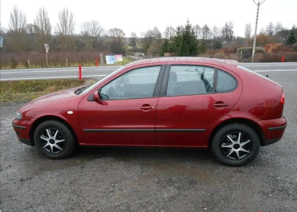 Seat Leon 1,4 i 16V 55 kW KLIMA Serviska benzín - fotka 5