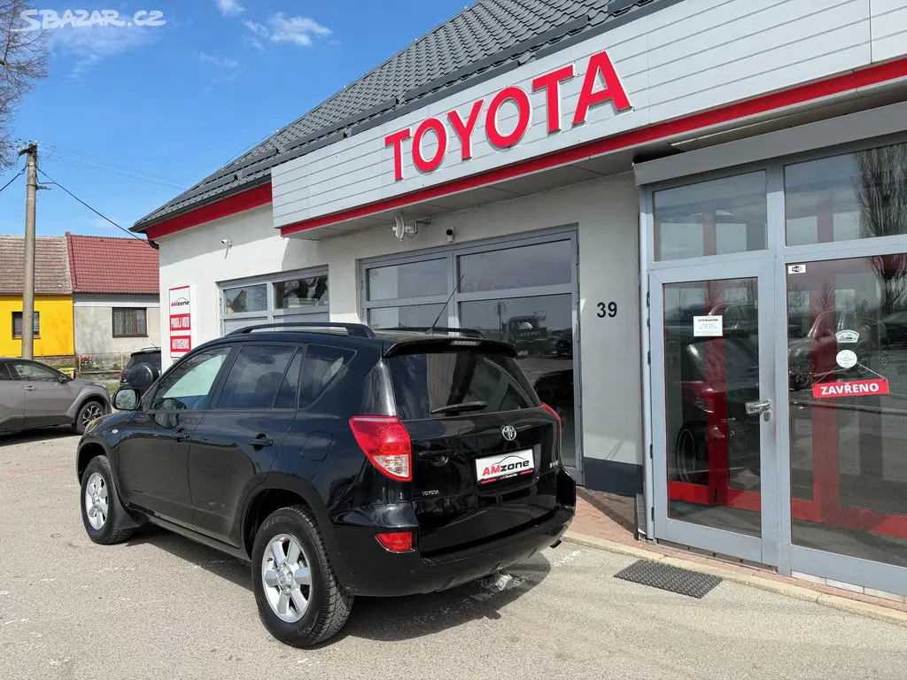 Toyota Rav4, 2,0 VVTi 4X4 AUTOMAT TAŽNÉ ZAŘ - fotka 4