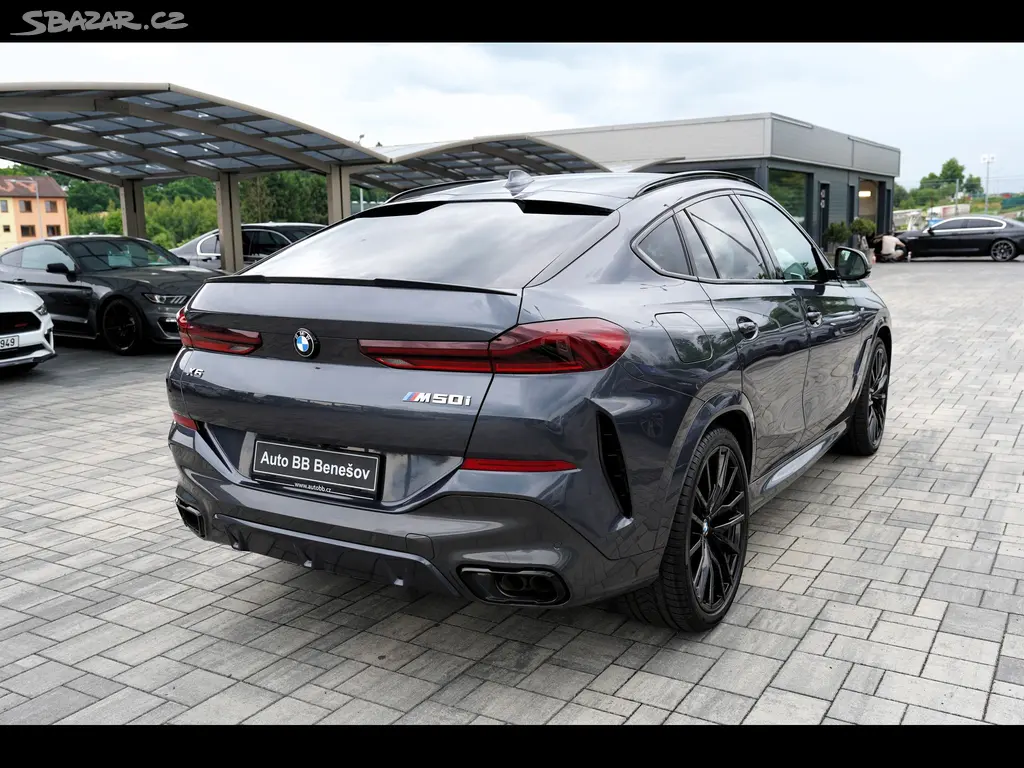 BMW X6, M50i xDrive Lasery, ČR, 530PS - fotka 6