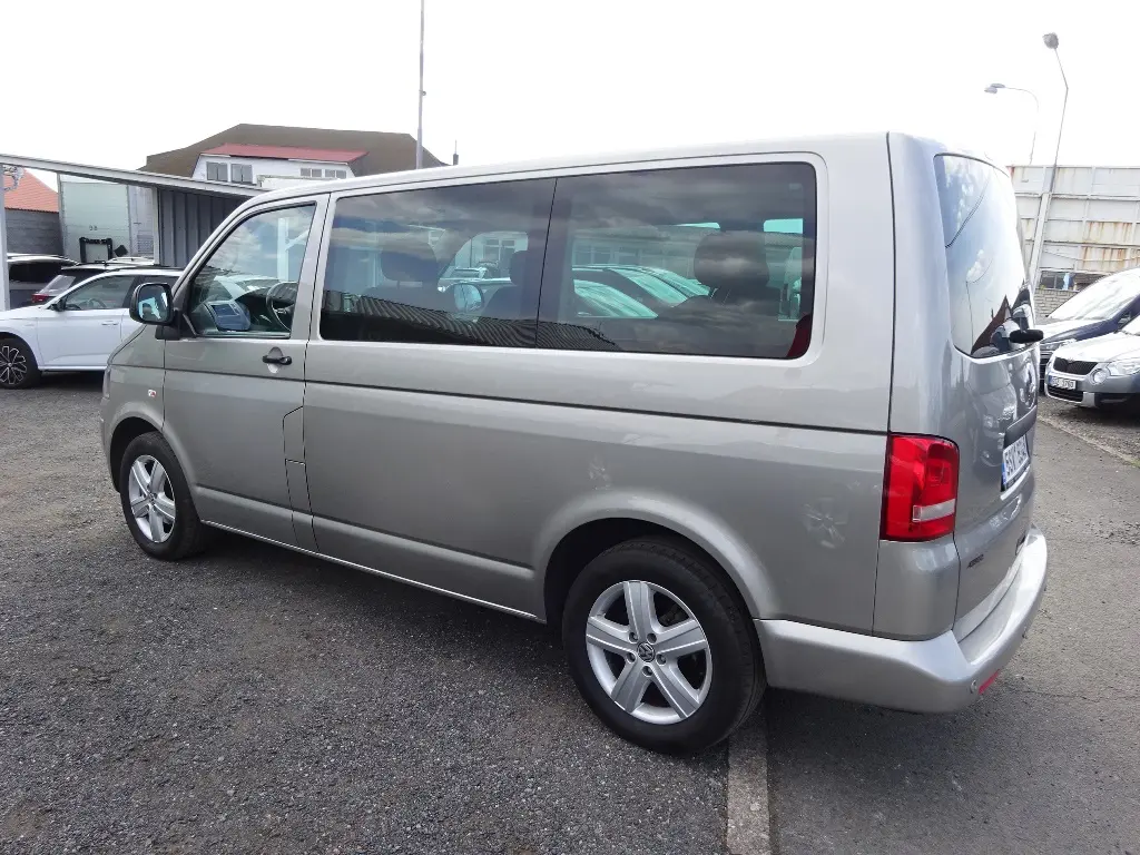 VW MULTIVAN 2,0 TDI 103kW + DSG - 2.Maj. +Serviska - fotka 4