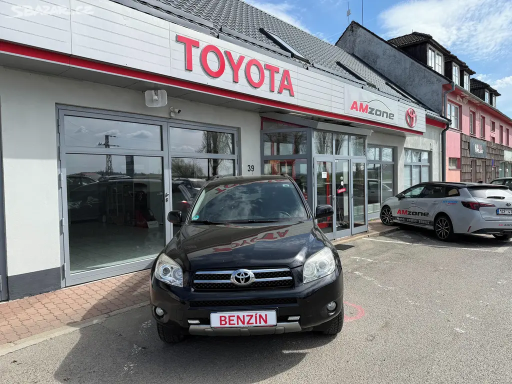 Toyota Rav4, 2,0 VVTi 4X4 AUTOMAT TAŽNÉ ZAŘ - fotka 2