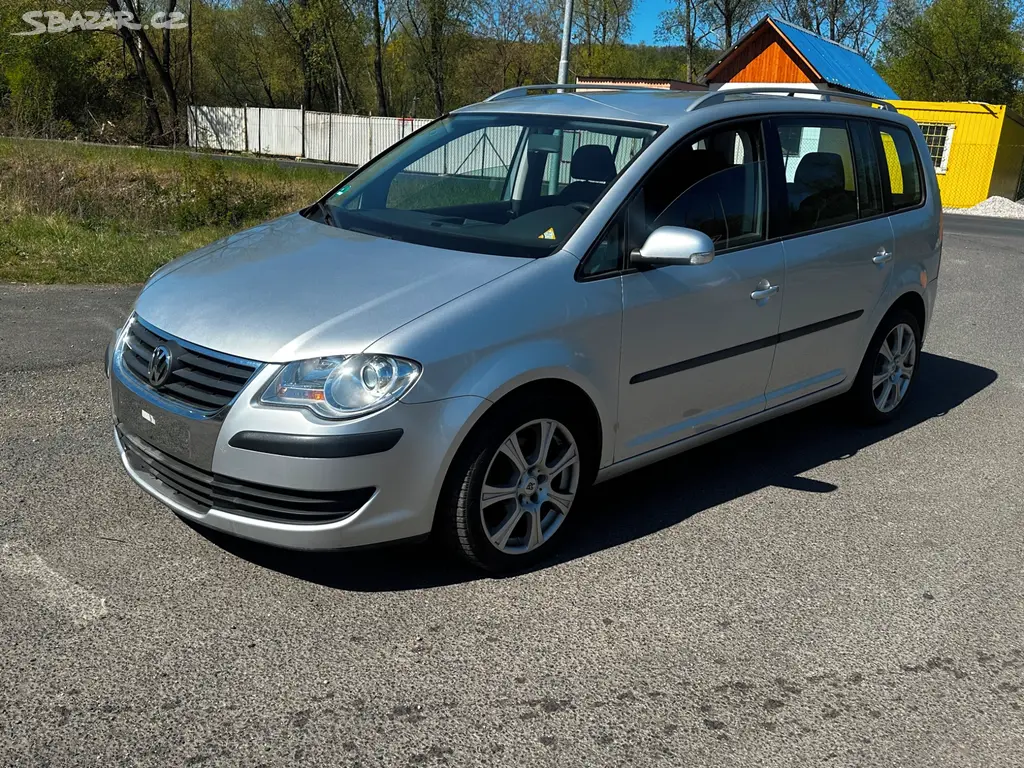 VW Touran 1.9TDi 77kw, r.2007, serviska, STK,klima