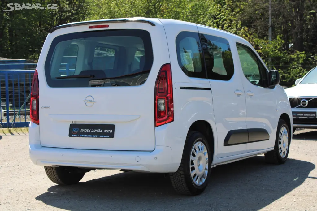 Opel Combo 1,2 T ČR,1.MAJ,DPH,AUTOMAT,2022 - fotka 5