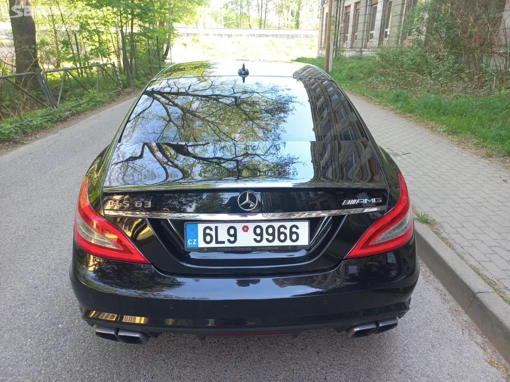 Mercedes-Benz CLS 63 AMG, 5,5L V8 BITURBO - fotka 2