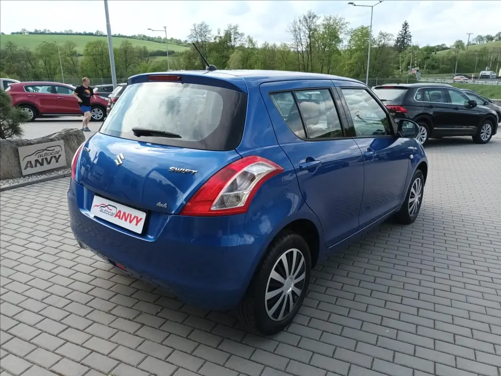Suzuki Swift, 1,2 i,4x4,VÝHŘEV,SERVIS,KOLA, - fotka 5