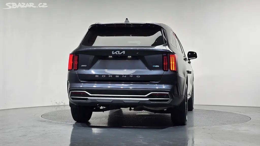 2022 KIA SORENTO 1.6 HEV 4WD 7 miest - fotka 4