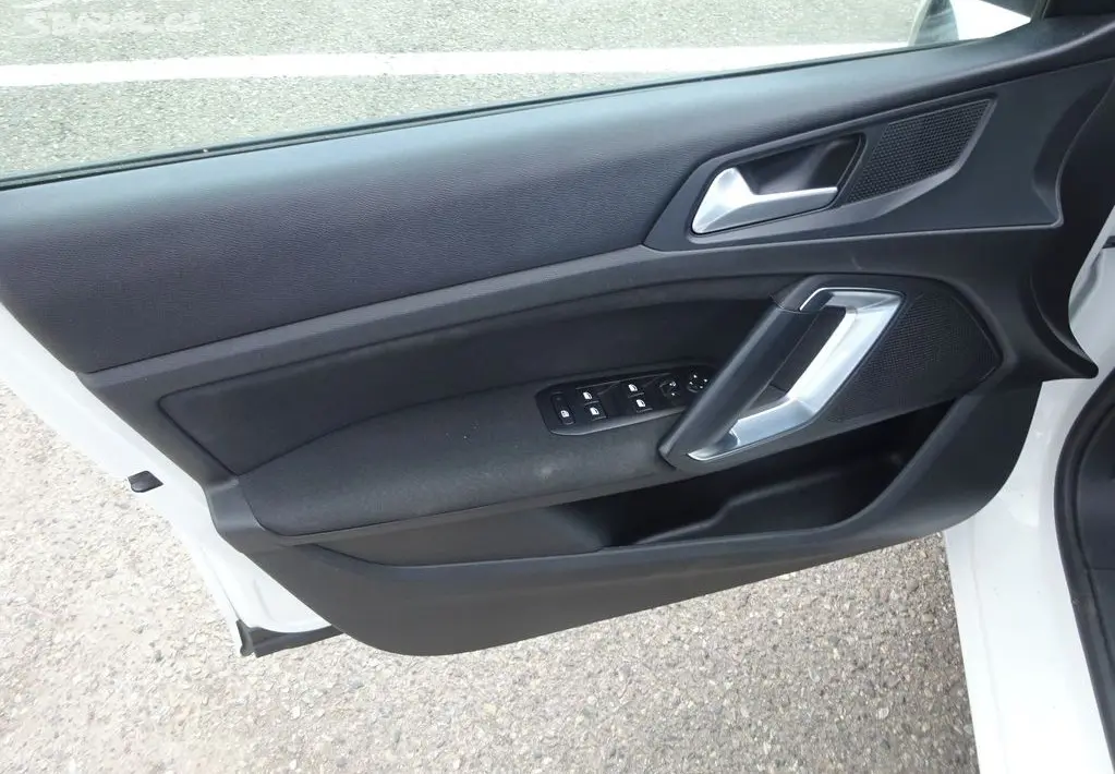 Peugeot 308 1.2 PureTech r.v.2018(81 kw)ČR po rozv - fotka 6