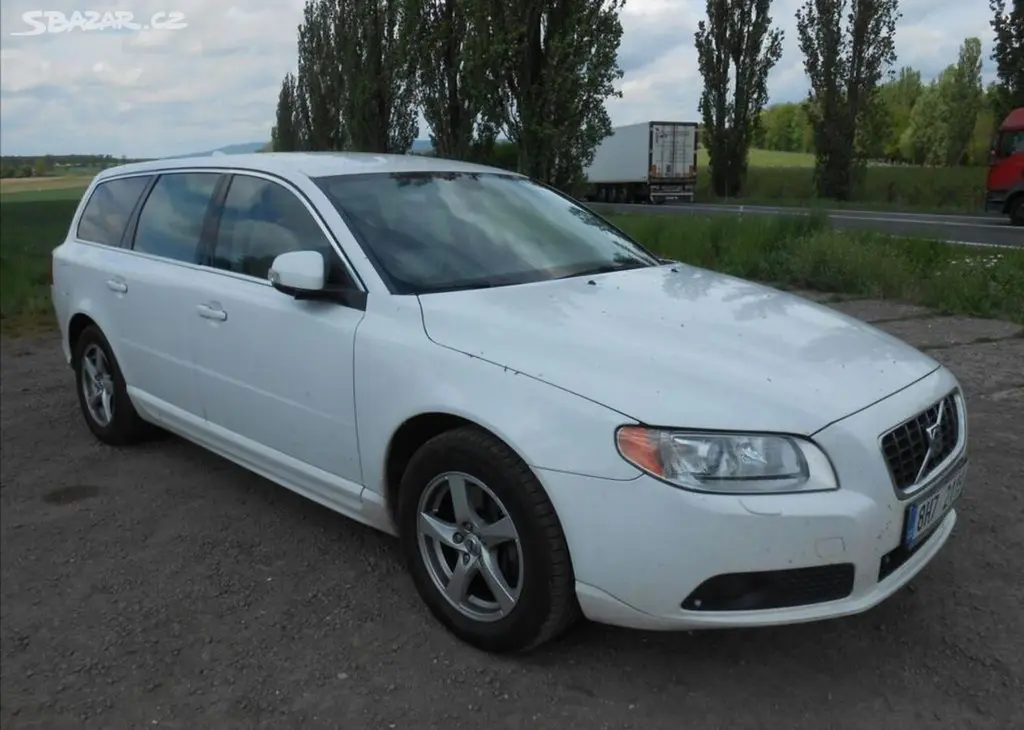 Volvo V70 2,4 D 5 AWD 136 kW DIGIKLIMA nafta - fotka 4