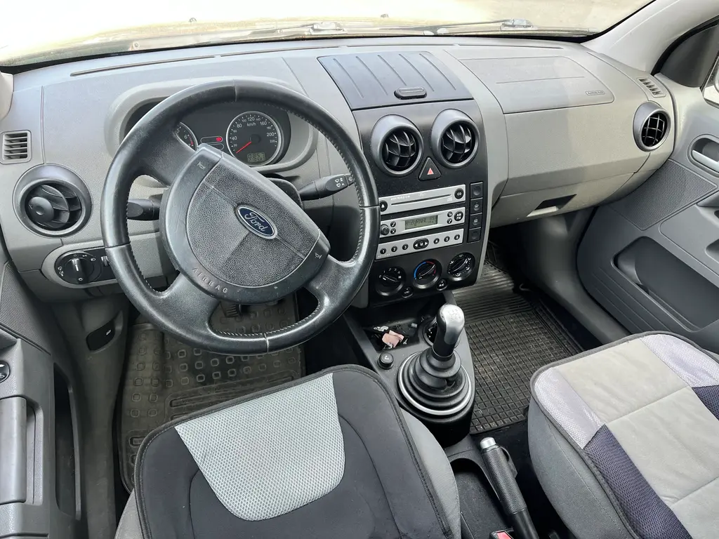 Ford Fusion 1.6i benzin bez STK na opravu - fotka 2