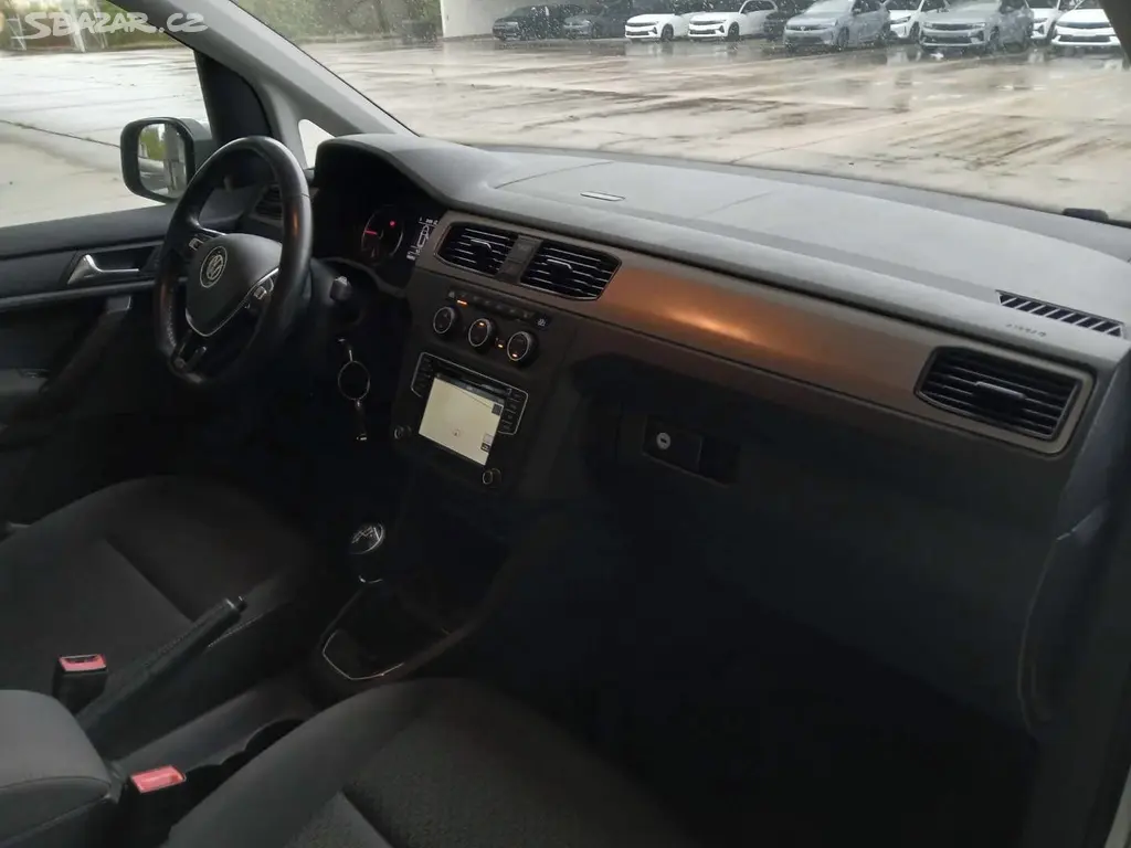 Volkswagen Caddy, MAXI 2.0 Tdi BUFÍK TOP VÝBAVA - fotka 6