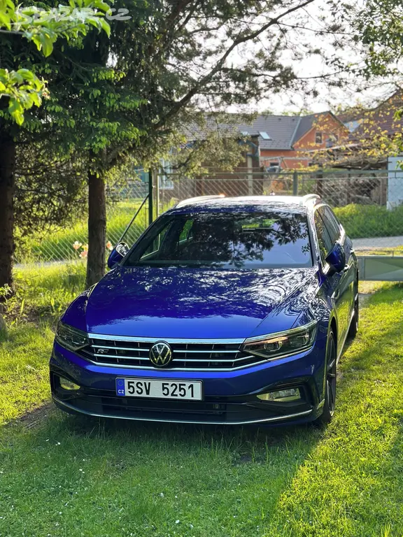 VW Passat R Line 147 KW Digital Cockpit IQ LED - fotka 2